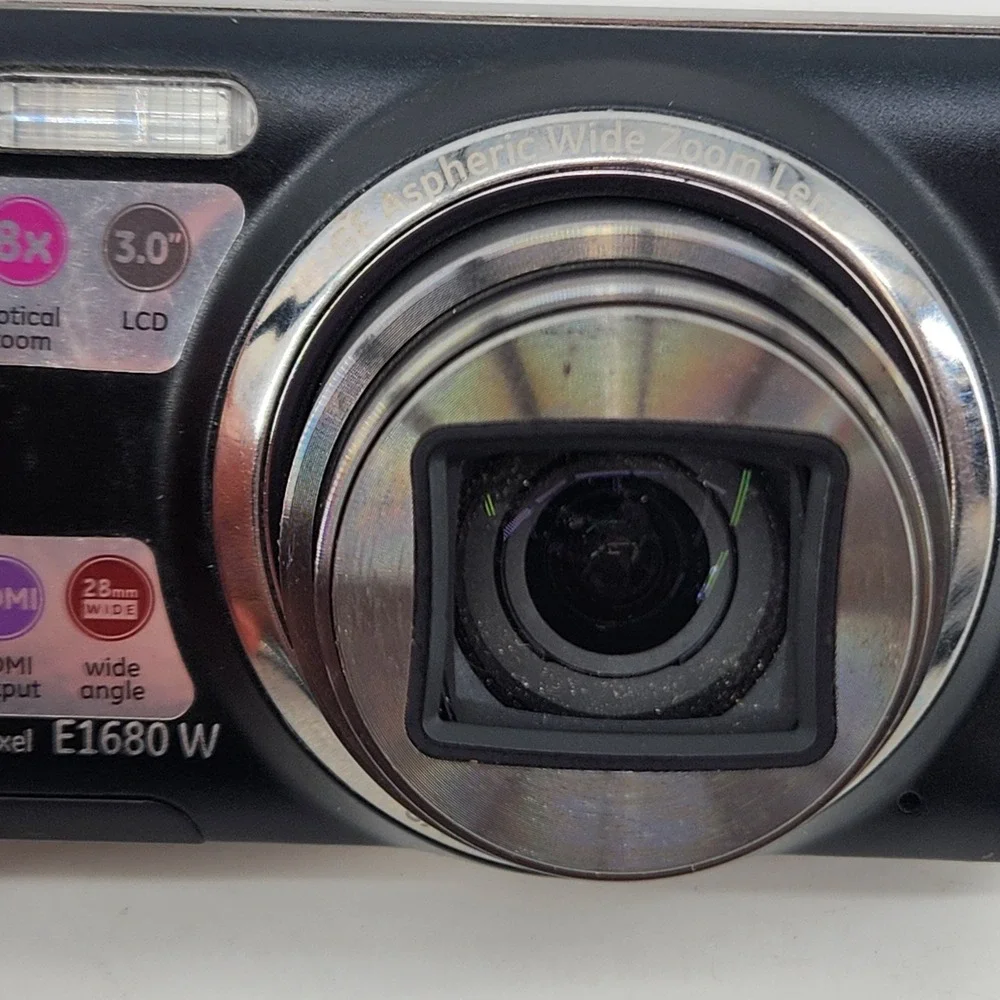 GE E1680W Digital Camera 16MP 8x Optical Zoom 3.0 LCD HD Vid Needs Lens Cleaning